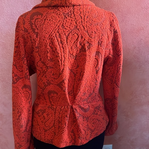 Orange paisley light zipped sweater w shawl collar. - Picture 6 of 10